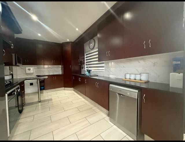 3 BEDROOM HOUSE FOR SALE IN VANDERBIJLPARK SW 1